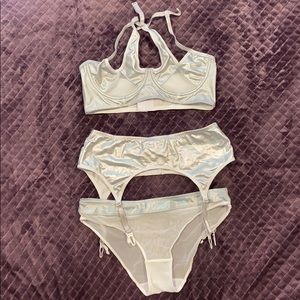 Space case holographic set